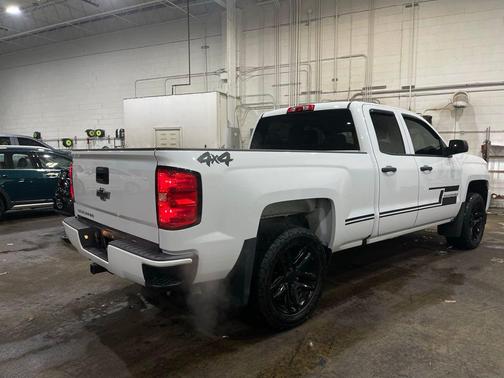 2017 Chevrolet Silverado 1500 Custom