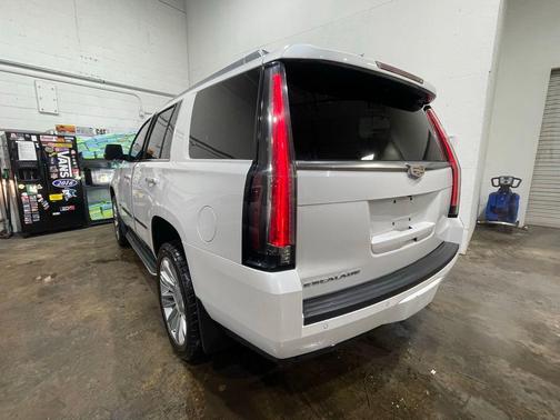 2016 Cadillac Escalade Luxury