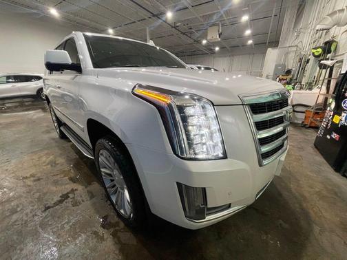 2016 Cadillac Escalade Luxury