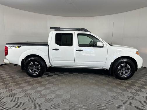 Glacier White 2019 Nissan Frontier PRO-4X
