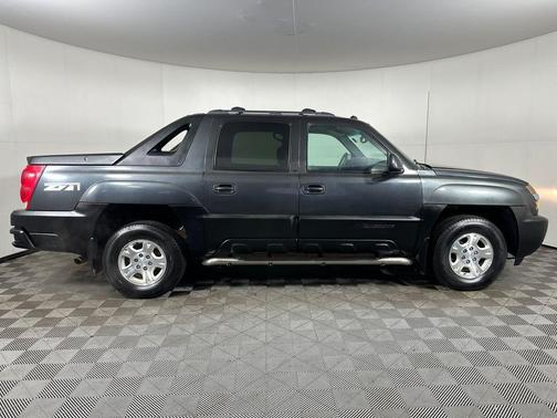 Dark Gray Metallic 2004 Chevrolet Avalanche 1500