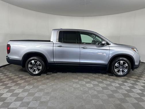 Lunar Silver Metallic 2019 Honda Ridgeline RTL-E