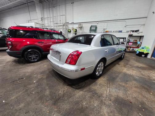 2007 Kia Amanti Base
