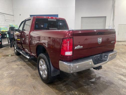 2017 RAM 2500 Big Horn Crew Cab 4x4 6'4' Box