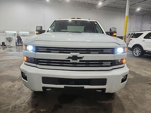 Summit White 2018 Chevrolet Silverado 2500 LT