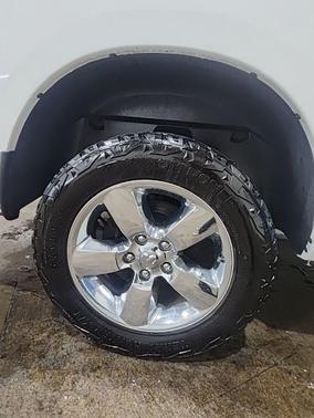 Bright White Clearcoat 2019 RAM 1500 Big Horn
