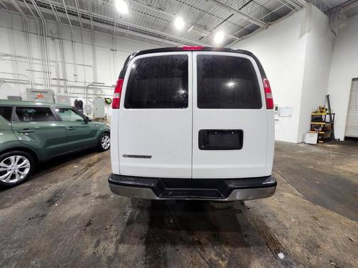 2017 Chevrolet Express 3500 LT