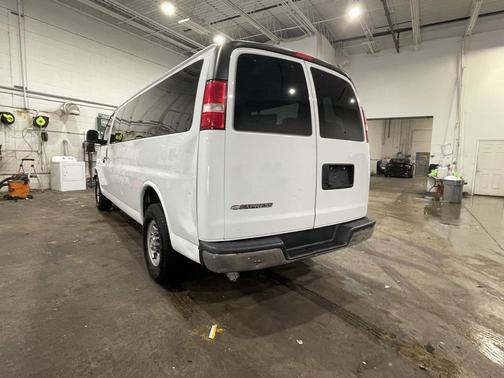 2017 Chevrolet Express 3500 LT