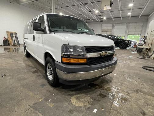 2017 Chevrolet Express 3500 LT