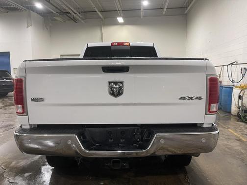 2018 RAM 2500 Laramie Crew Cab 4x4 6'4' Box