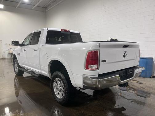 2018 RAM 2500 Laramie Crew Cab 4x4 6'4' Box