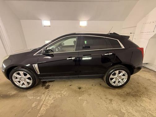 Black Raven 2013 Cadillac SRX Base