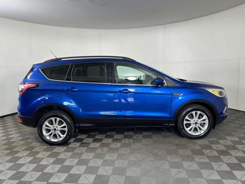 Lightning Blue Metallic 2018 Ford Escape SE
