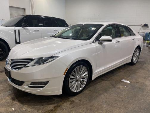 White Platinum Clearcoat Metallic 2016 Lincoln MKZ Base