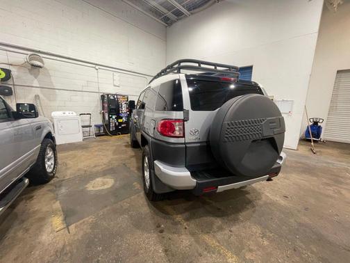 Silver Fresco Metallic 2010 Toyota FJ Cruiser Base