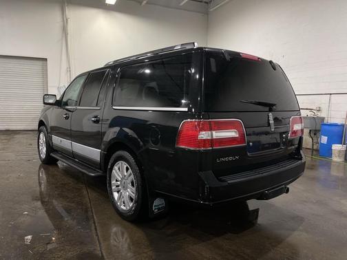 2014 Lincoln Navigator Base