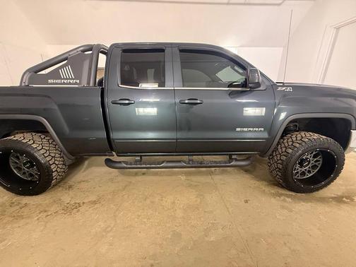 Dark Slate Metallic 2017 GMC Sierra 1500 SLE