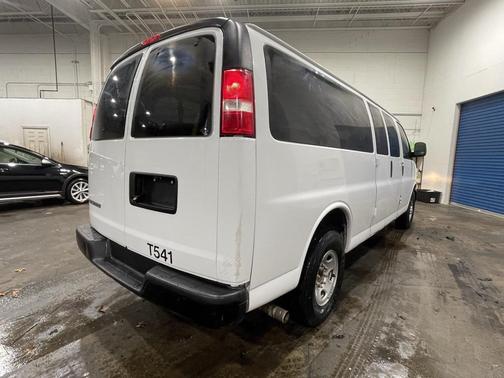 2017 Chevrolet Express 3500 LS