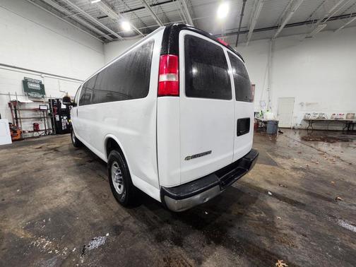 2017 Chevrolet Express 3500 LS