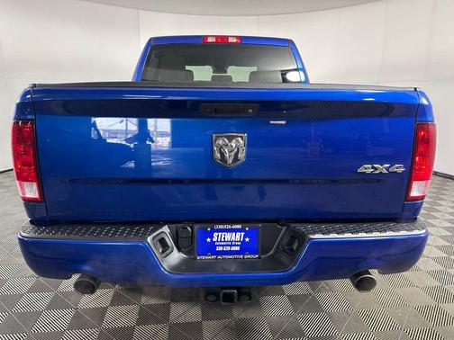 Blue Streak Pearlcoat 2017 RAM 1500 Express