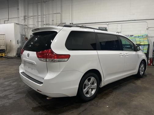 2011 Toyota Sienna Base