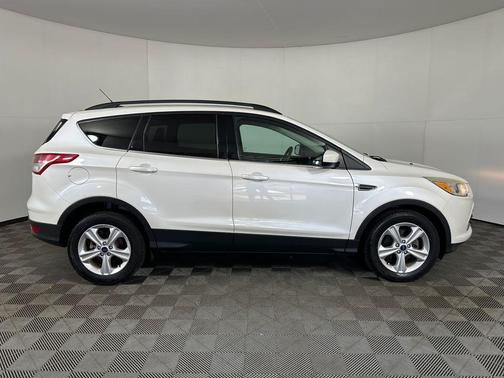 White 2014 Ford Escape SE