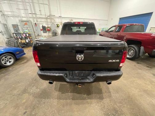 Brilliant Black Crystal Pearlcoat 2015 RAM 1500 Tradesman/Express