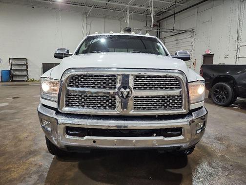 Bright White Clearcoat 2017 RAM 2500 Laramie Crew Cab 4x4 6'4' Box