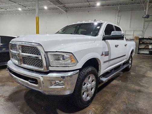 Bright White Clearcoat 2017 RAM 2500 Laramie Crew Cab 4x4 6'4' Box