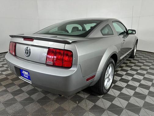 Alloy Clearcoat Metallic 2008 Ford Mustang Deluxe