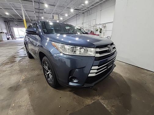 Shoreline Mist 2017 Toyota Highlander LE I4