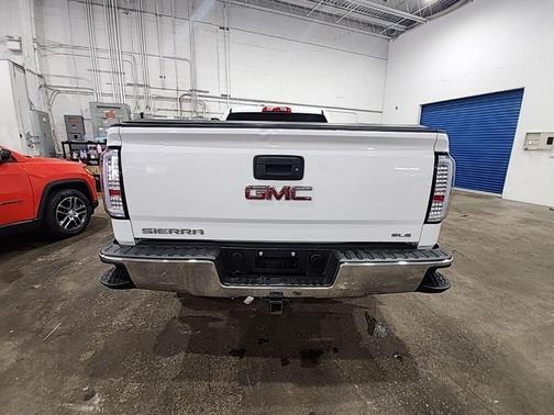 White 2018 GMC Sierra 1500 SLE