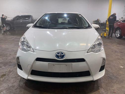 2014 Toyota Prius c Four