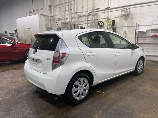 2014 Toyota Prius c Four
