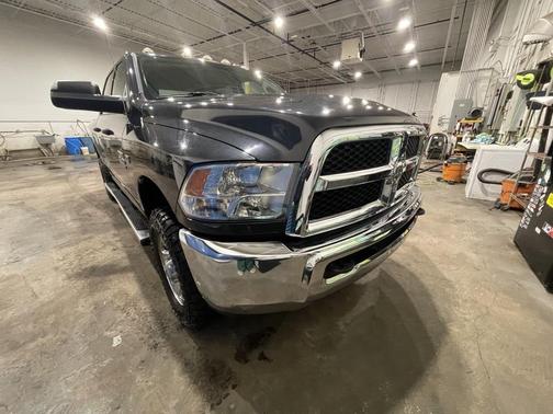 2017 RAM 3500 Tradesman Crew Cab 4x4 6'4' Box