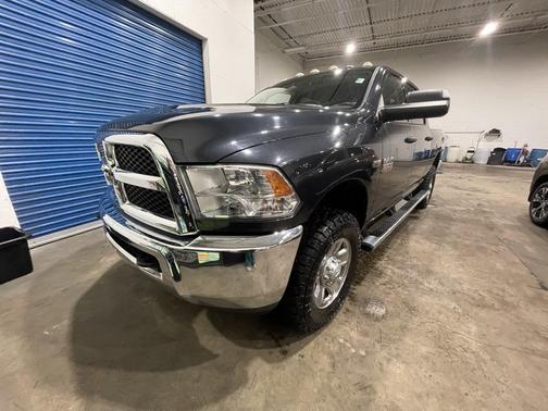 2017 RAM 3500 Tradesman Crew Cab 4x4 6'4' Box
