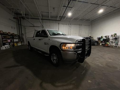 2018 RAM 2500 Tradesman Crew Cab 4x4 8' Box