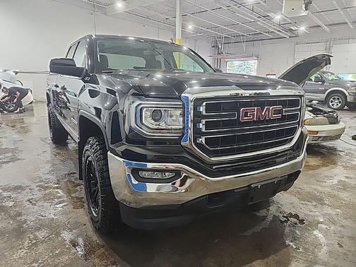 Onyx Black 2018 GMC Sierra 1500 SLE