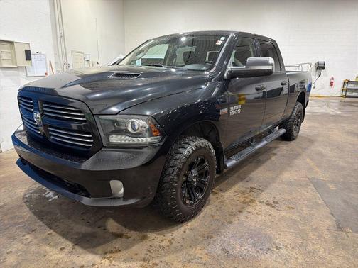 Brilliant Black Crystal Pearlcoat 2017 RAM 1500 Sport