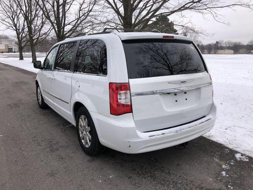 2014 Chrysler Town & Country Touring