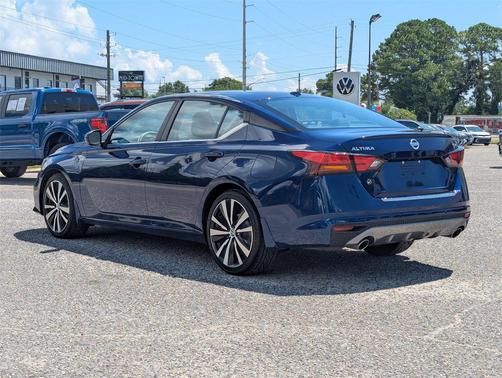 2020 Nissan Altima SR FWD