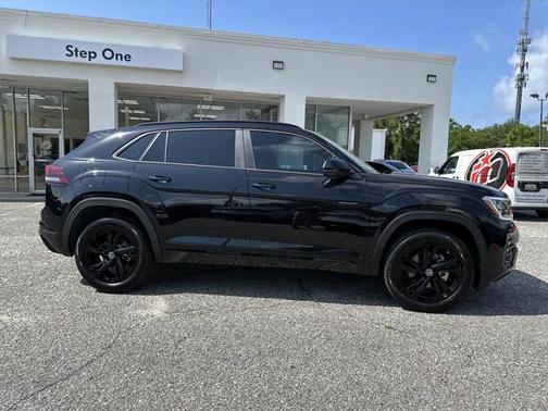 2025 Volkswagen Atlas Cross Sport 2.0T SEL
