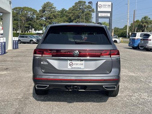 2025 Volkswagen Atlas 2.0T SE w/Technology