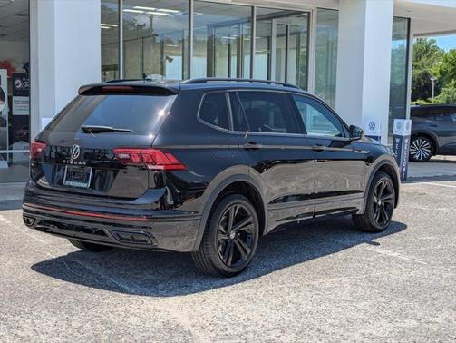 2024 Volkswagen Tiguan 2.0T SE R-Line Black