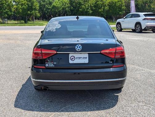 2016 Volkswagen Passat 1.8T SE