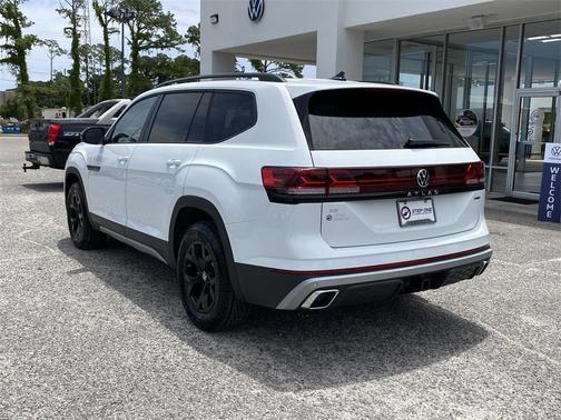 2025 Volkswagen Atlas 2.0T Peak Edition