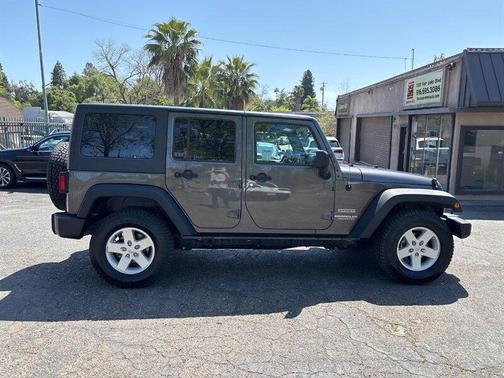 2017 Jeep Wrangler Unlimited Sport