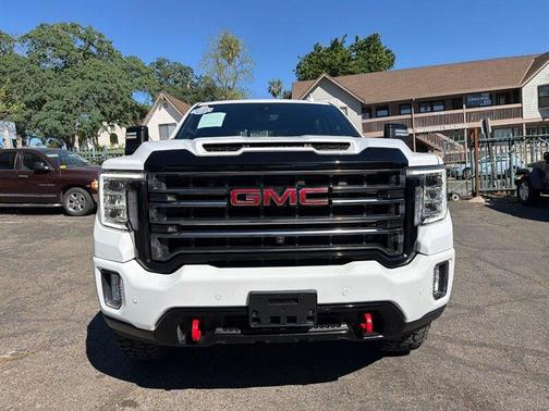 Summit White 2021 GMC Sierra 2500 AT4