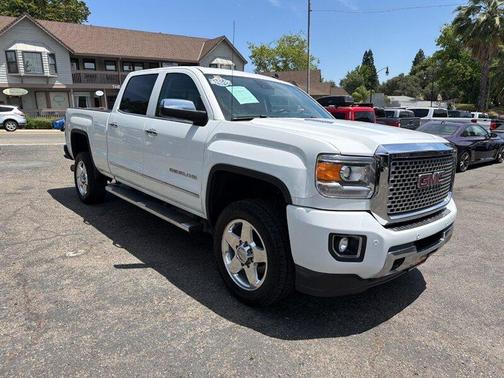 Summit White 2015 GMC Sierra 2500 Denali