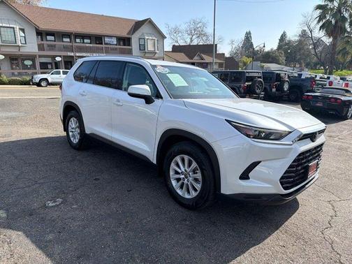 2024 Toyota Grand Highlander XLE ONE OWNER HEATED SEATS LOW MILES THIRD ROW